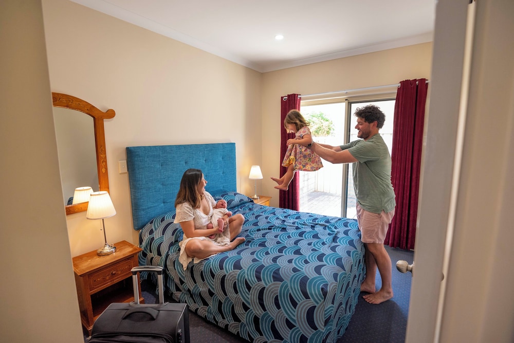 Bunbury Apartment Motel 16/50