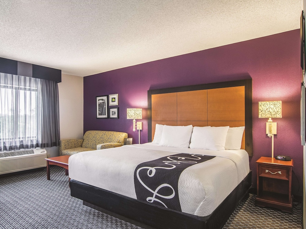 Wingate by Wyndham Brunswick GA / I-95 13/37