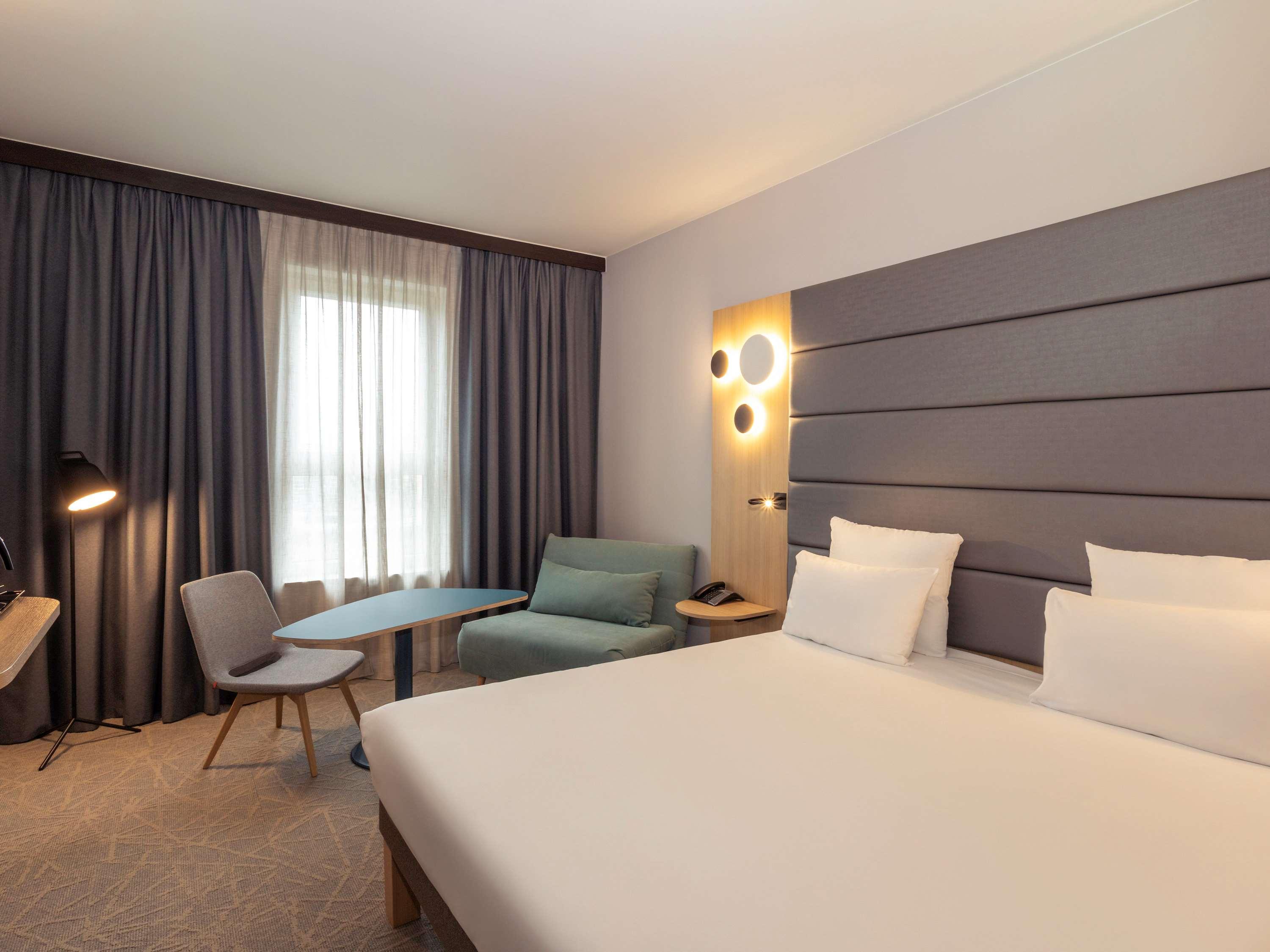 SUPERIOR, KING BED