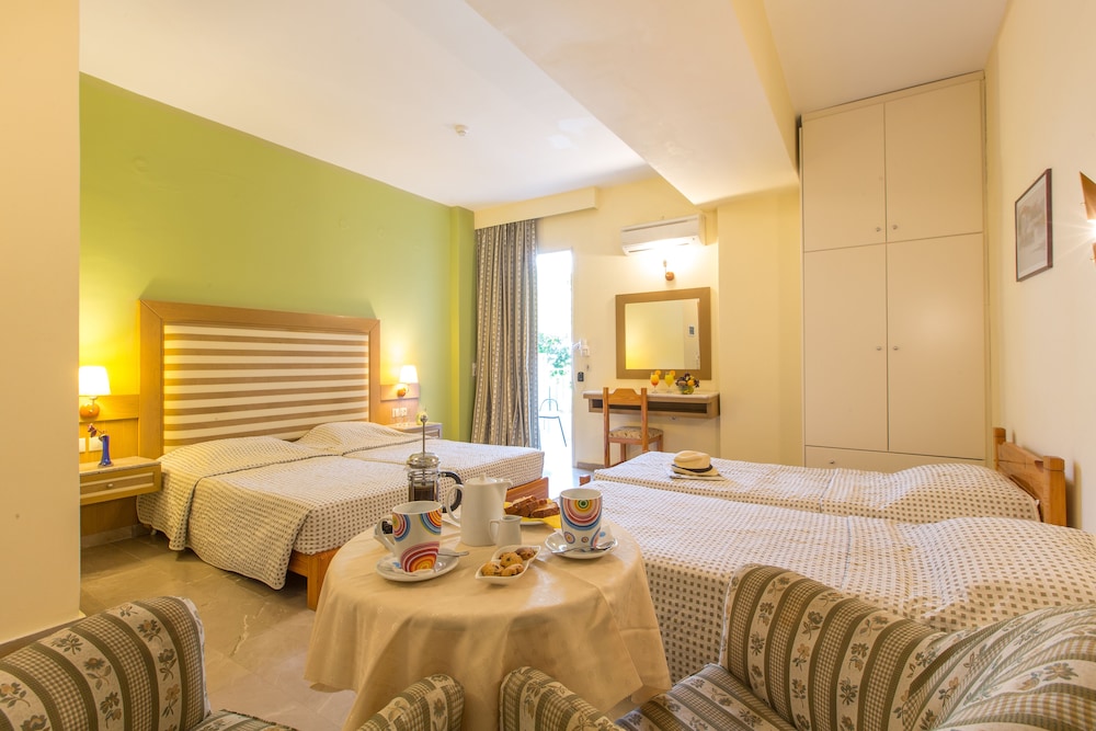 Dolphin Hotel 15/56