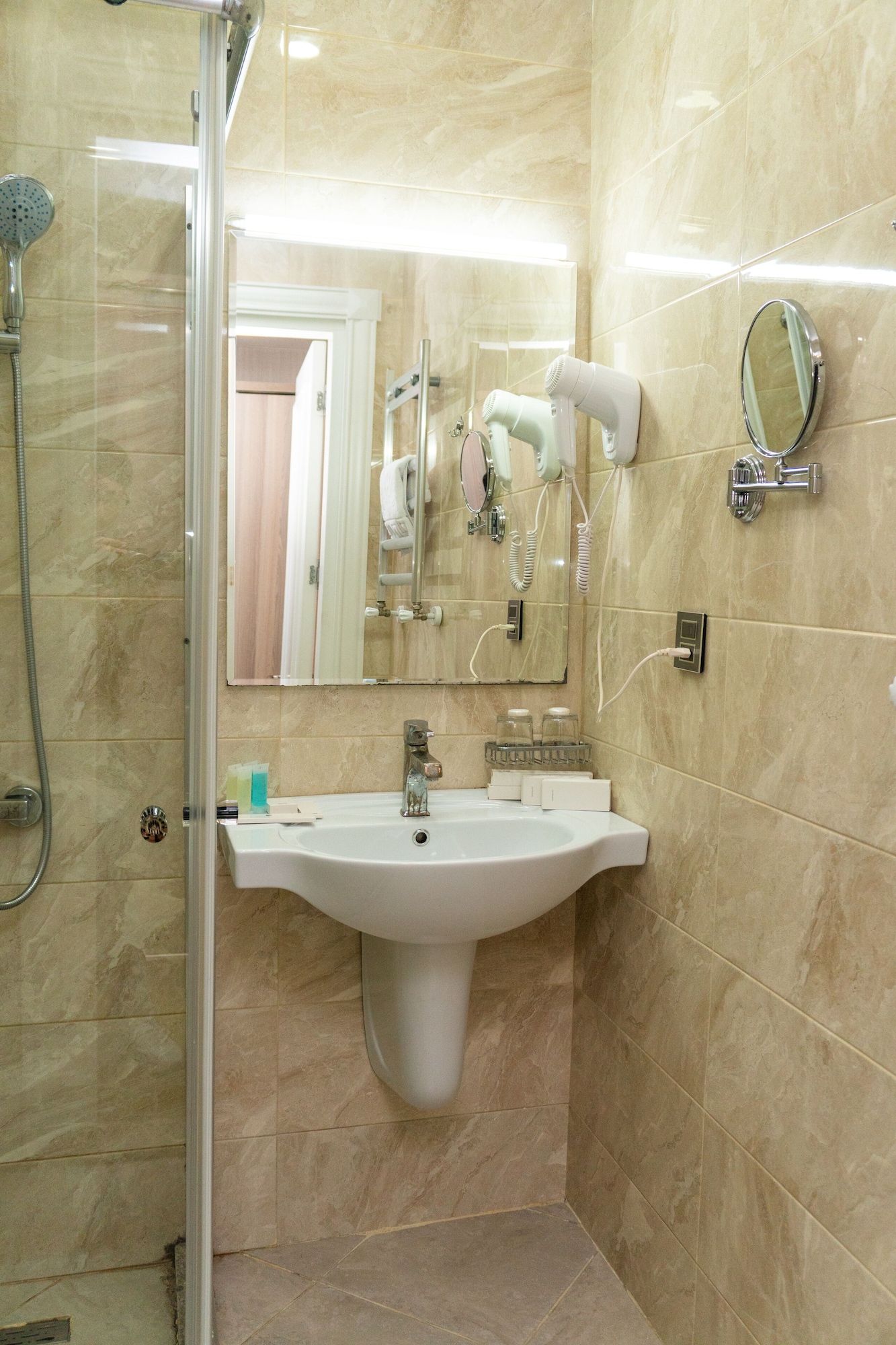 غرفة اقتصادية بسرير مزدوج أو سريرين منفصلين، Grand Midway Hotel Baku 10/10