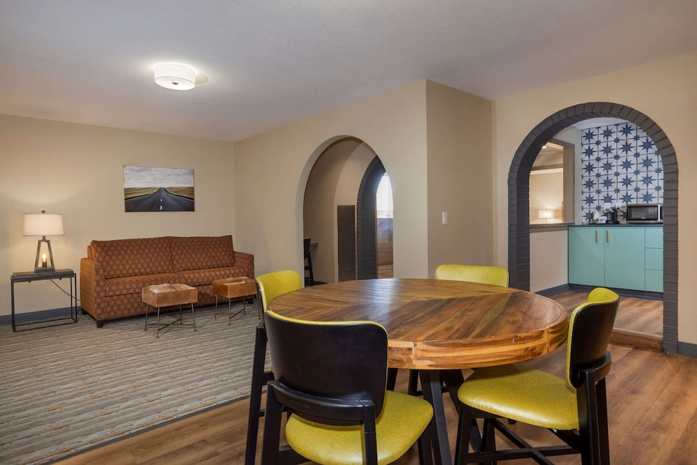Best Western Downtown Casper Hotel 28/38