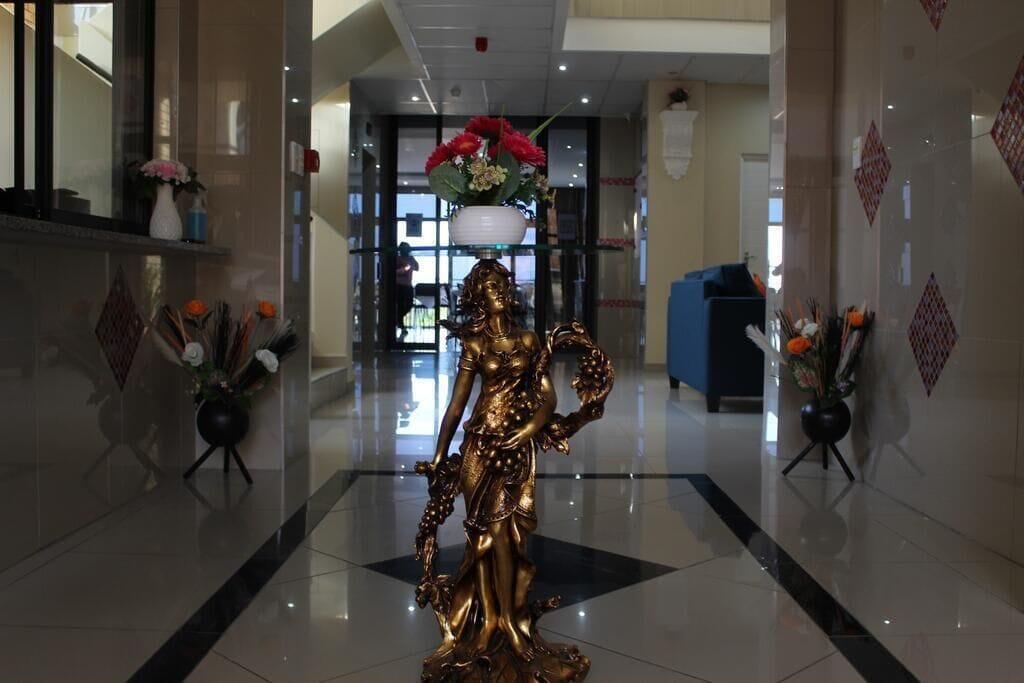 Royal Ushaka Hotel - Morningside 7/20