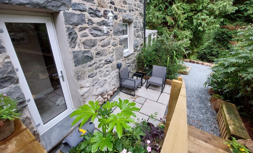 Afon Rhaiadr Country House 44/50