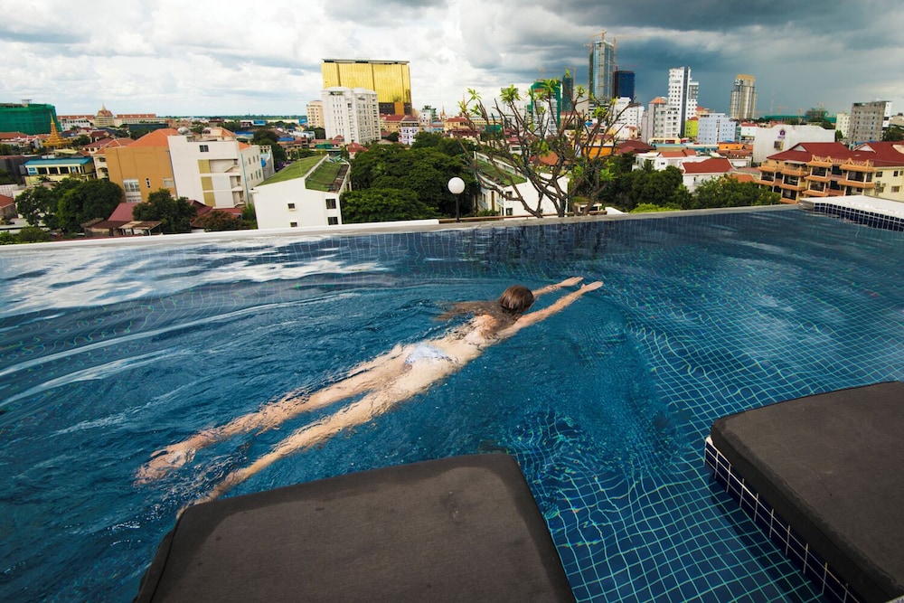 Patio Hotel & Urban Resort 67/73
