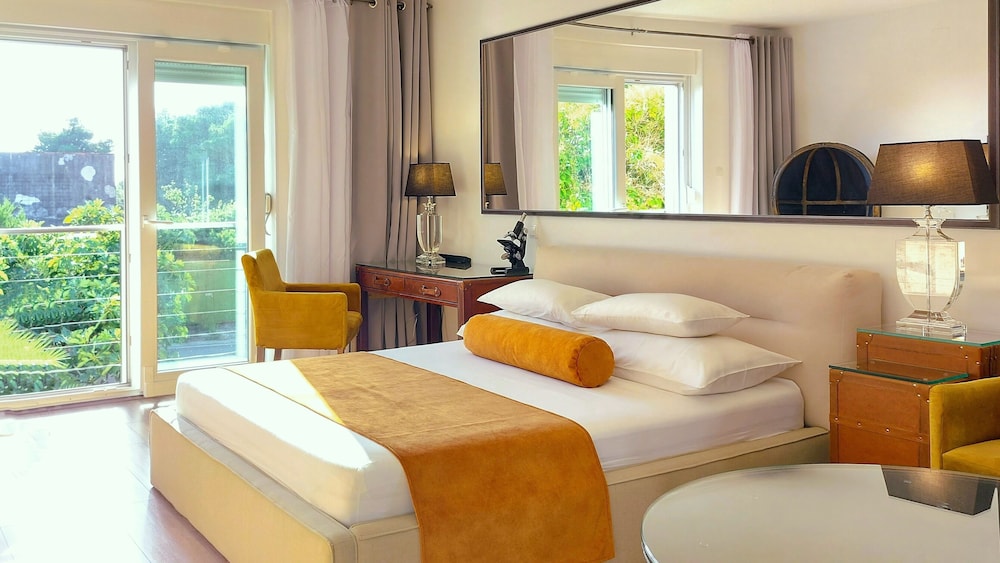 Refresh Boutique Apartments 14/50