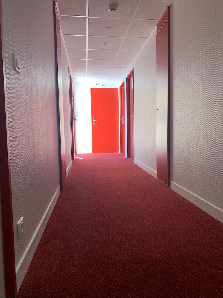 Hotel the Originals Nimes Costieres 33/60