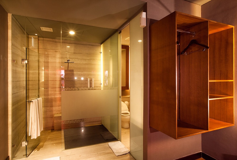Hotel At 108 By Him 23/24