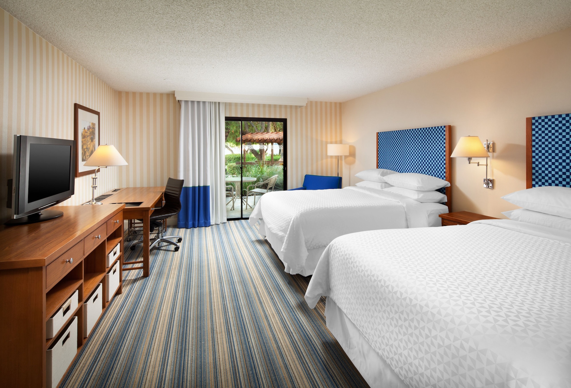 Room at Four Points by Sheraton Bakersfield, BAKERSFIELD - CA