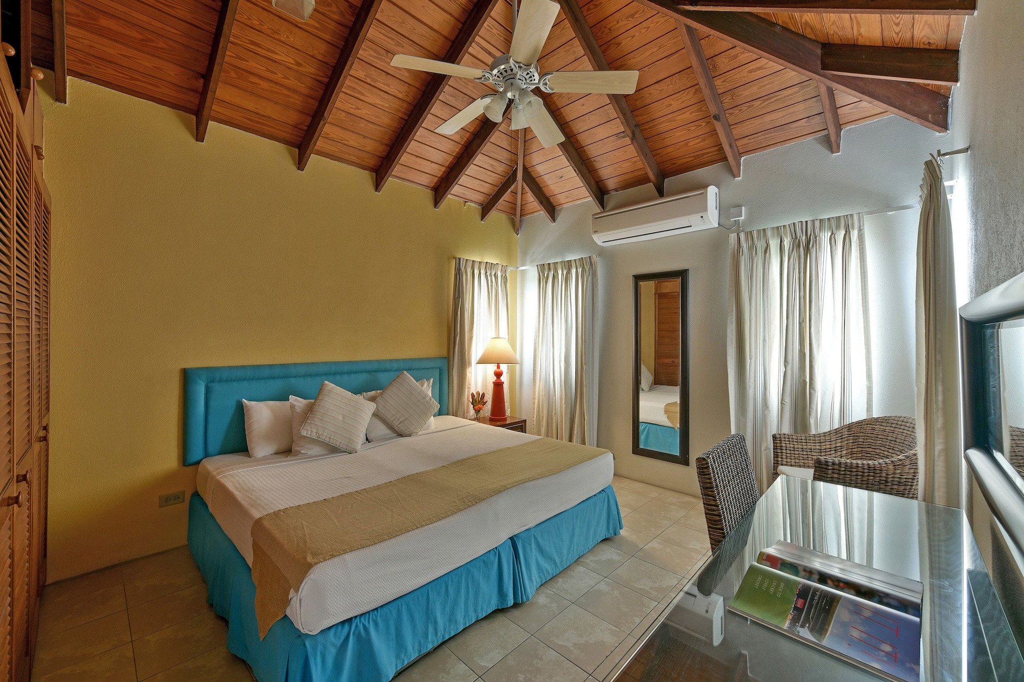 2 Bedrooms, Apartment, King and Twin Beds, Land Side, Annex