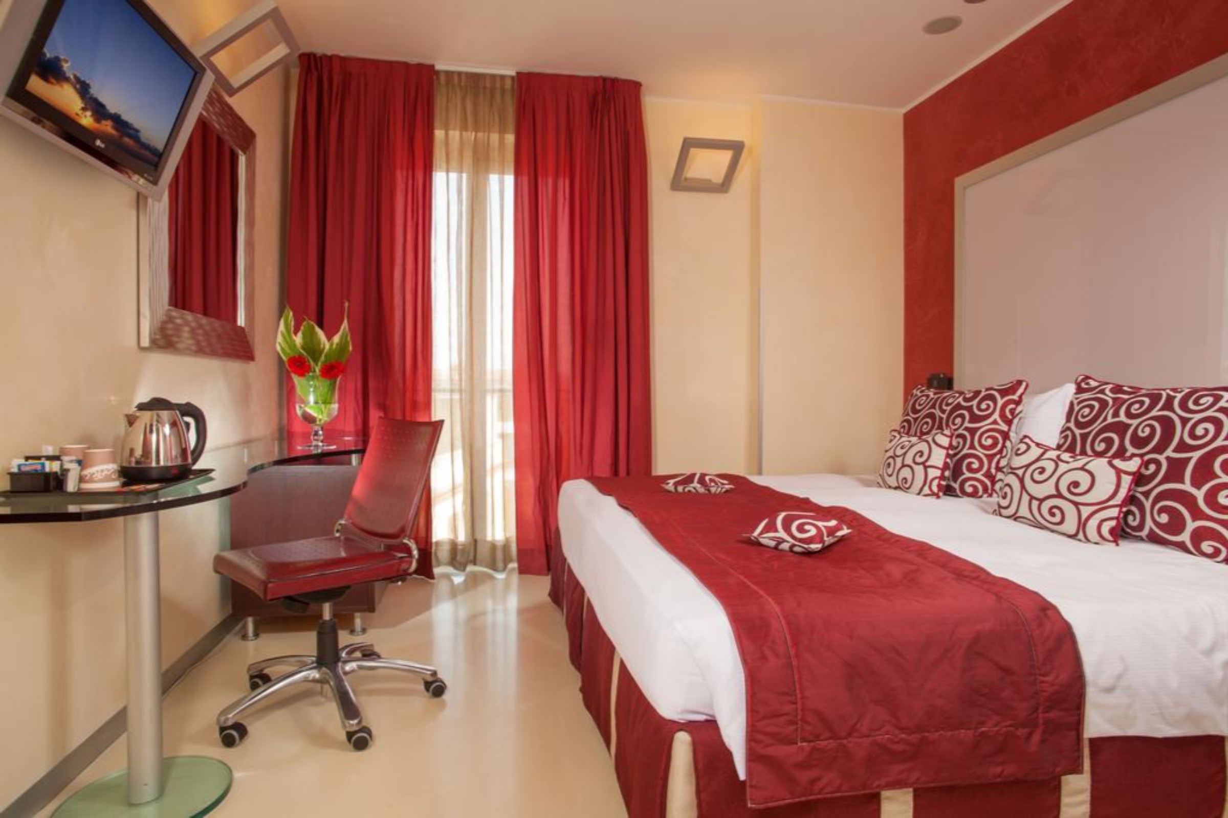 غرفة كلاسيكية بسرير مزدوج