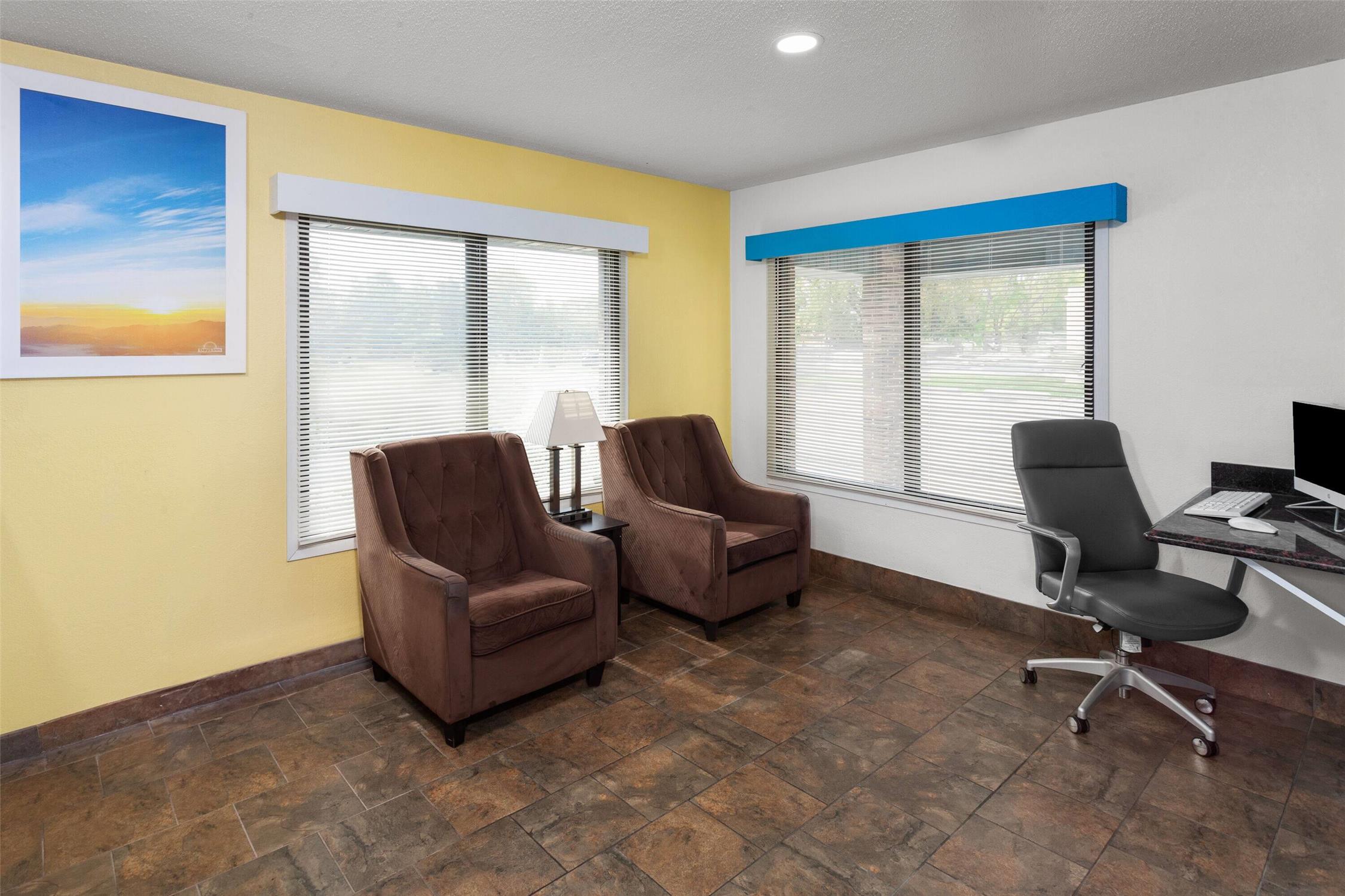 Days Inn by Wyndham Mason City 12/14