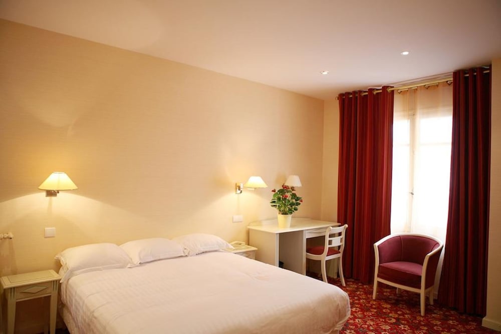 Inter Hotel Le Roncevaux 8/30