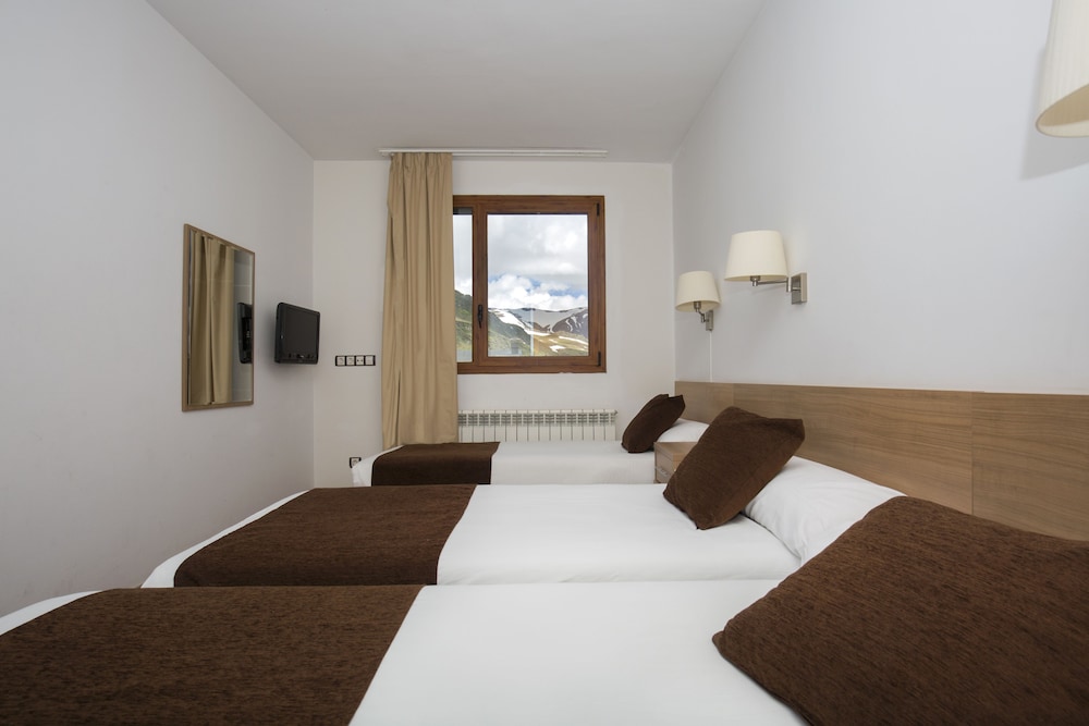 Catalunya Ski Hotel 11/28