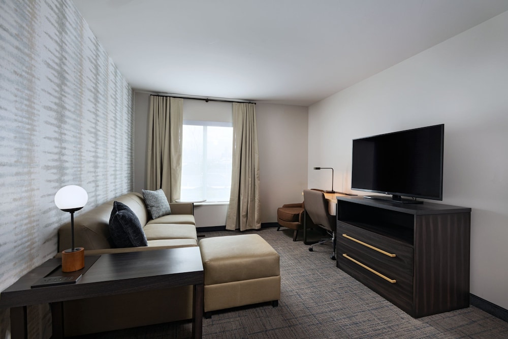 Residence Inn by Marriott New Brunswick Tower Center Blvd 17/32