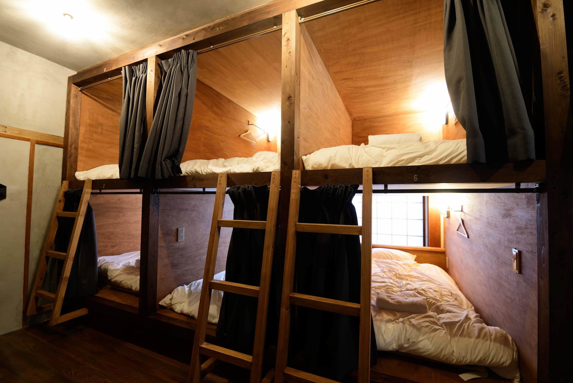 MIXED DORM