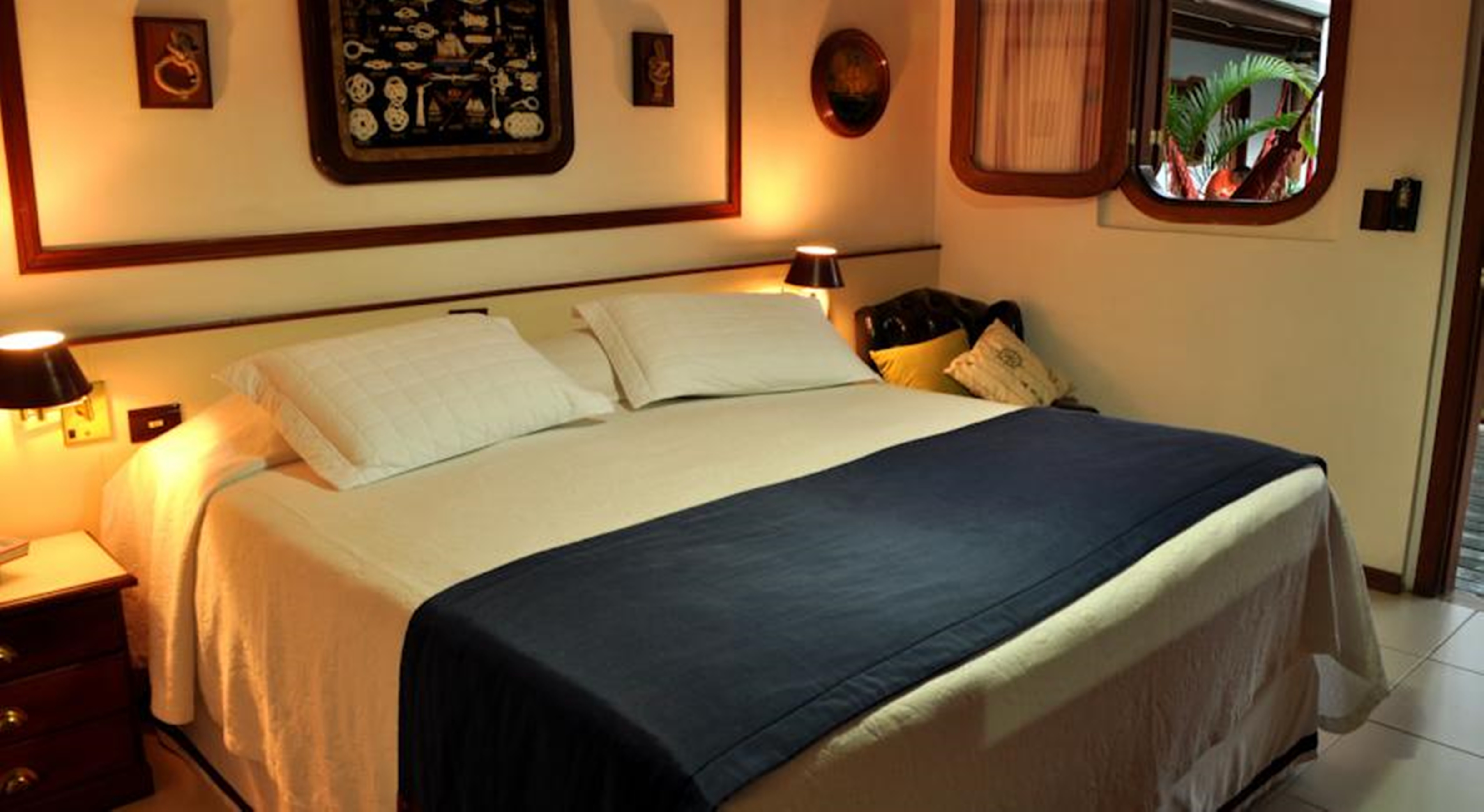SUITE, DOUBLE BED