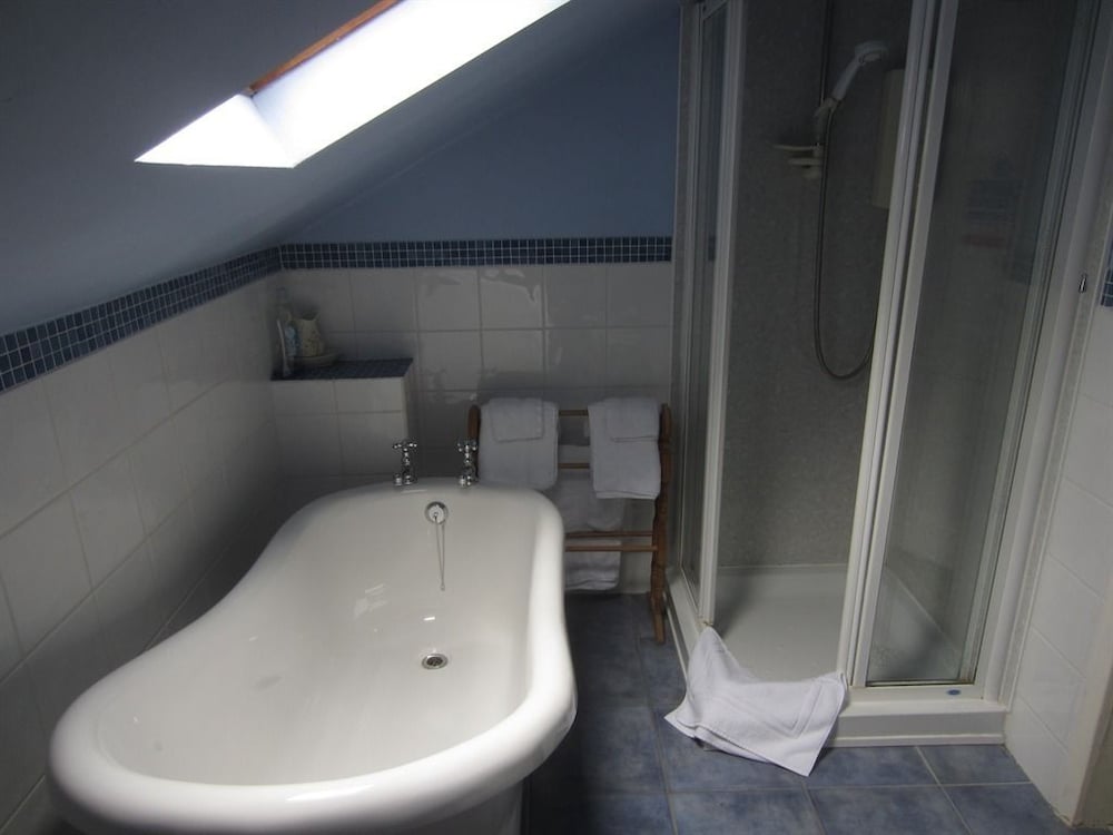 Fairlight Lodge 38/41