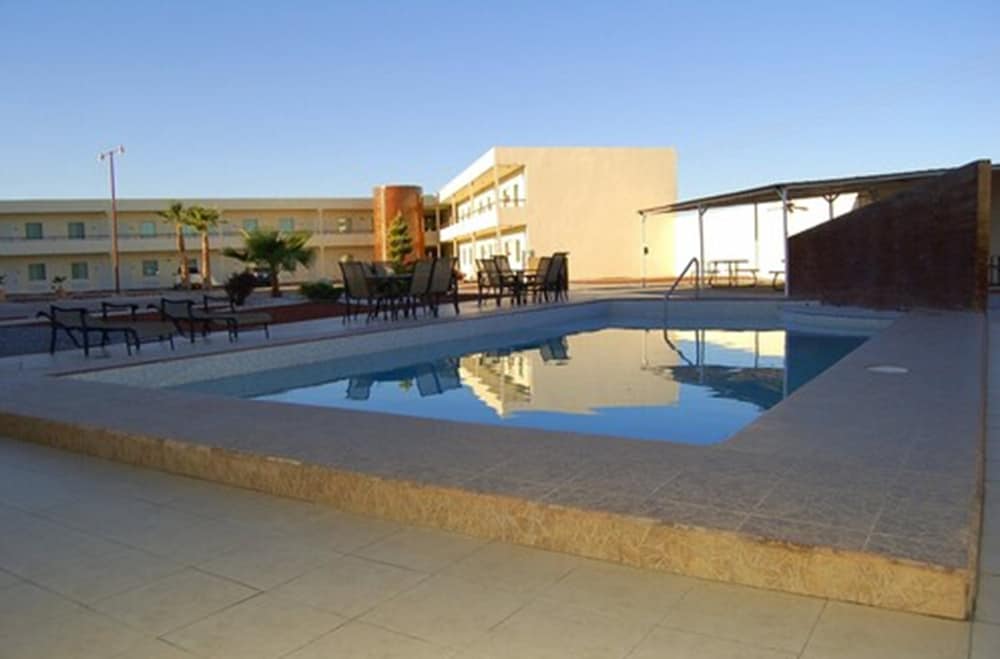 American Inn Hotel Suites Delicias 36/38