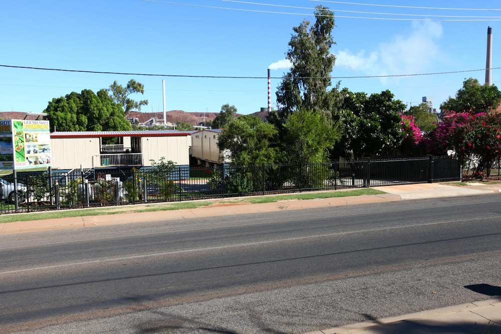LEICHHARDT ACCOMMODATION 30/45