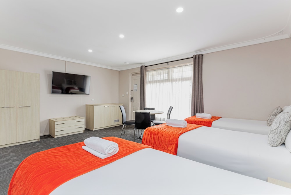 Mandala Ace Albany Hotel 4/50