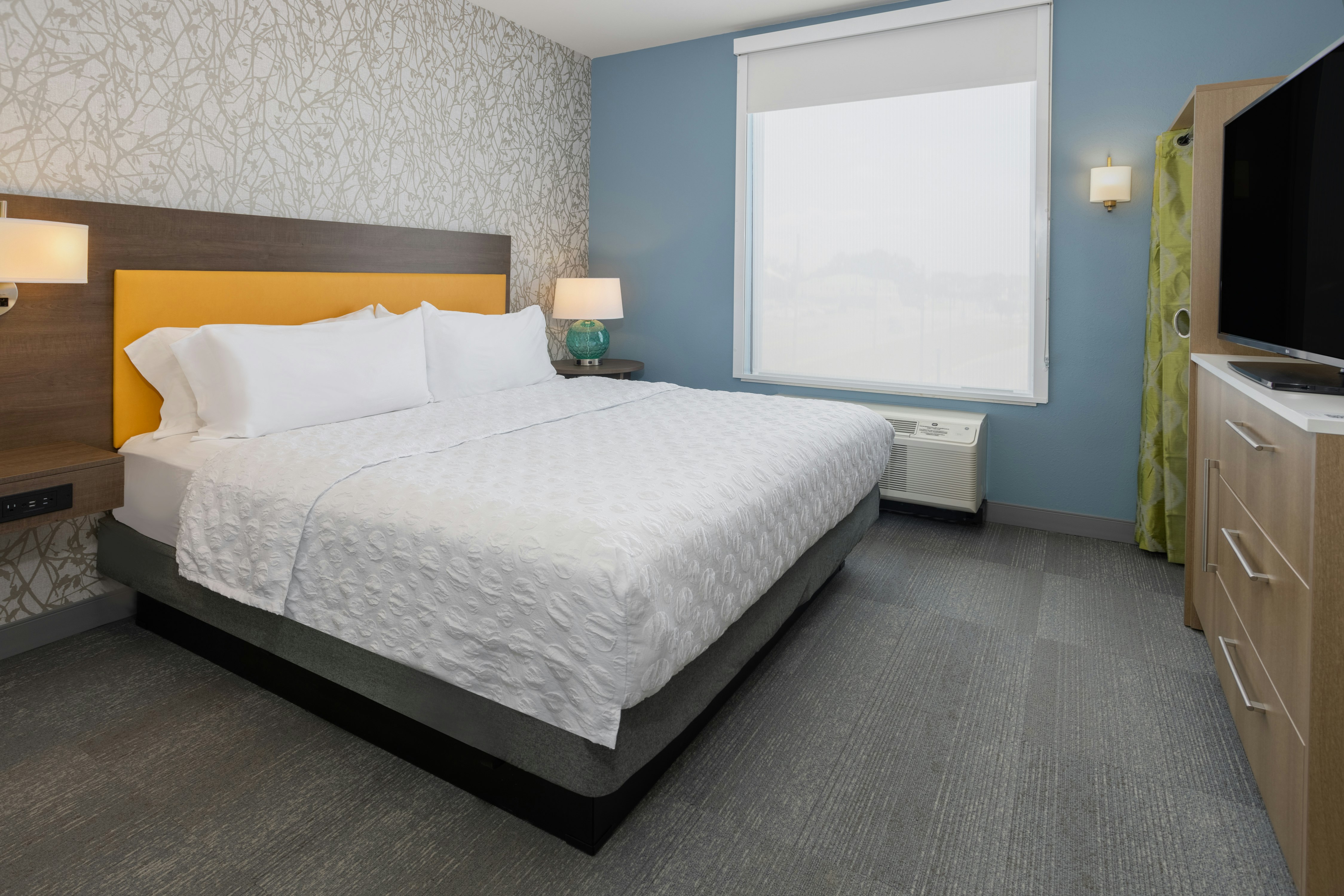 1 BEDROOM, SUITE, KING BED