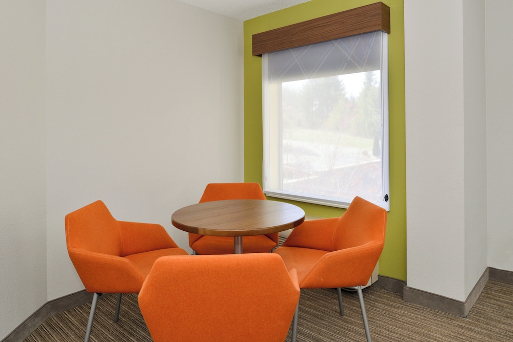 Holiday Inn Express Blowing Rock South 29/50