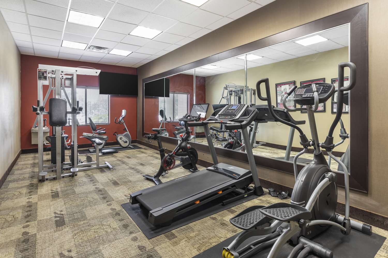 Best Western Plus Texoma Hotel and Suites 24/44