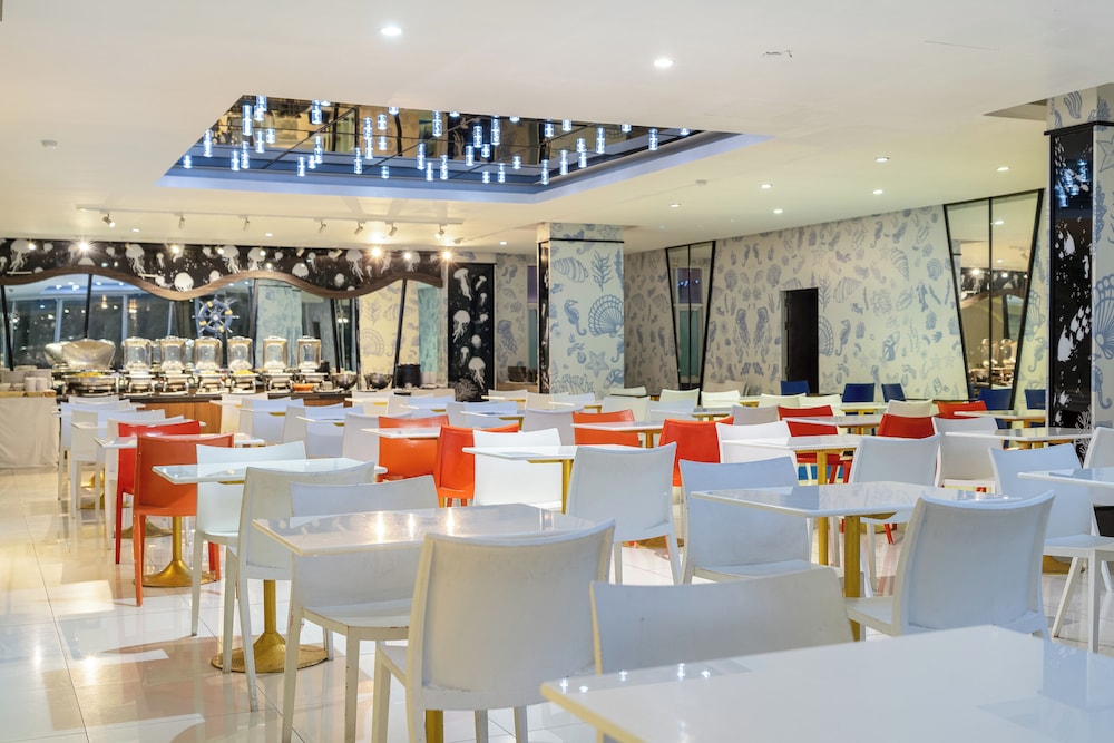 Rodina Beach Hotel 64/74