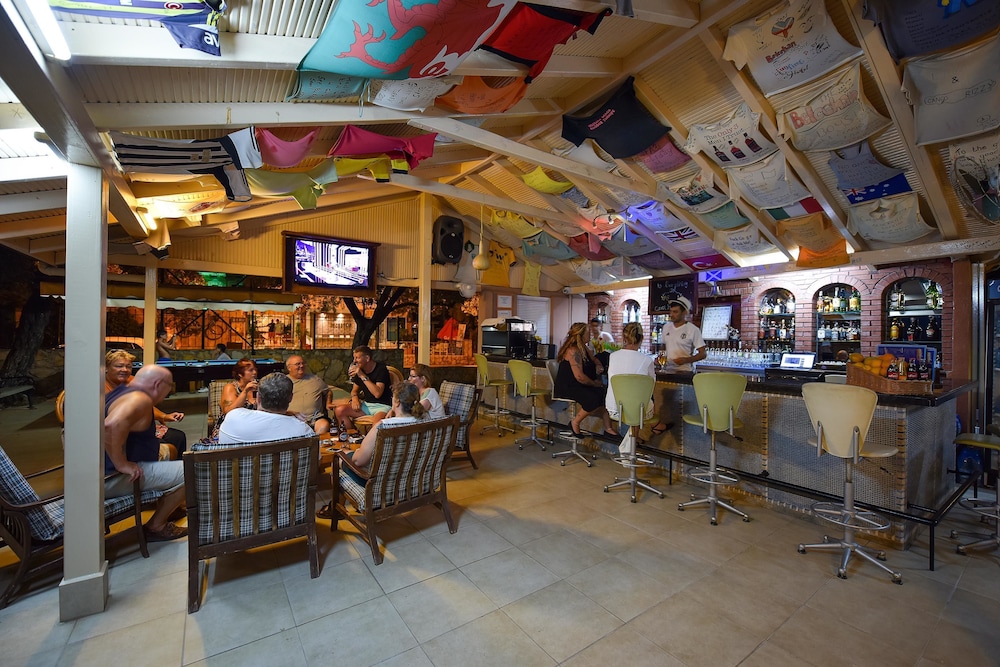 Belcehan Beach Hotel 22/34