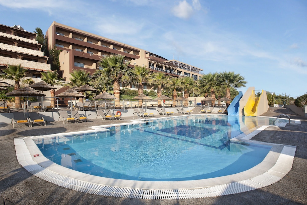 Blue Bay Resort Hotel 32/35