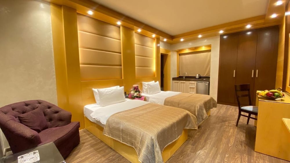 Lahoya Verdun, Beirut 20/50