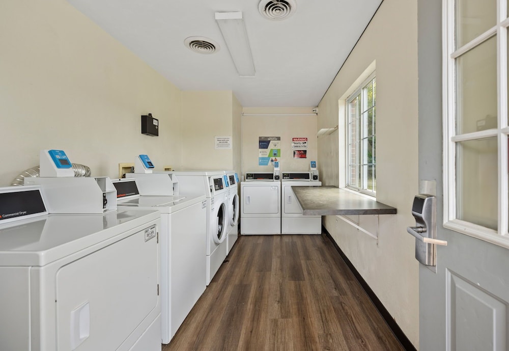 Affordable Suites Charlottesville 39/55