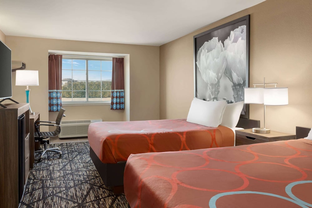 Super 8 by Wyndham San Antonio Airport North 10/45