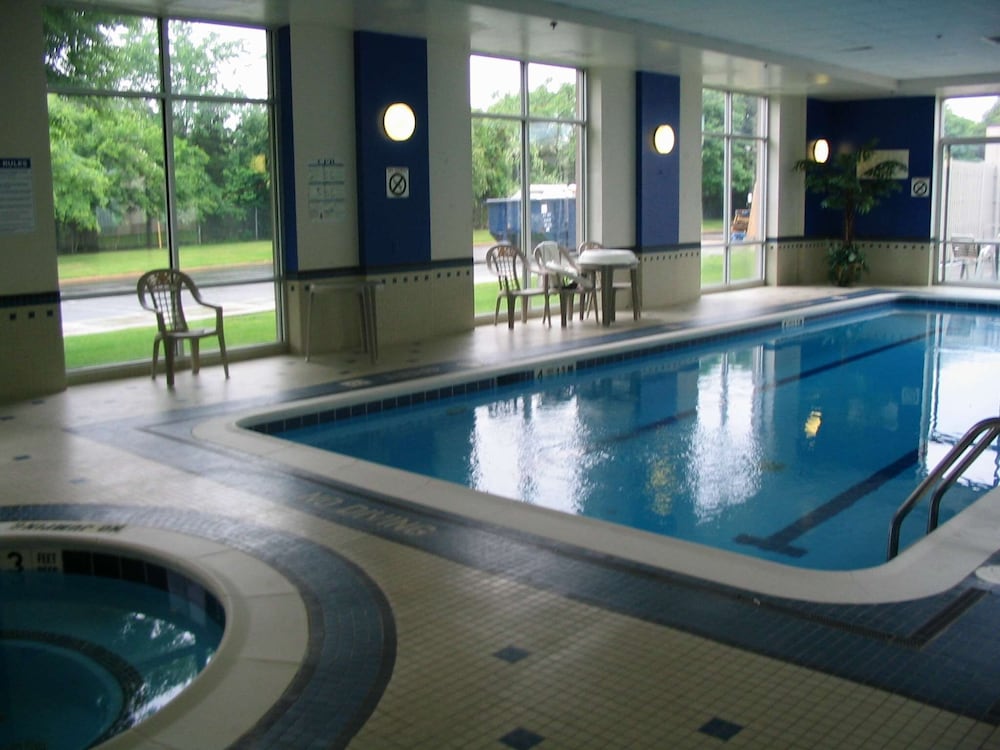 Holiday Inn Piscataway Somerset (Ex Radisson Hotel Piscataway) 11/81