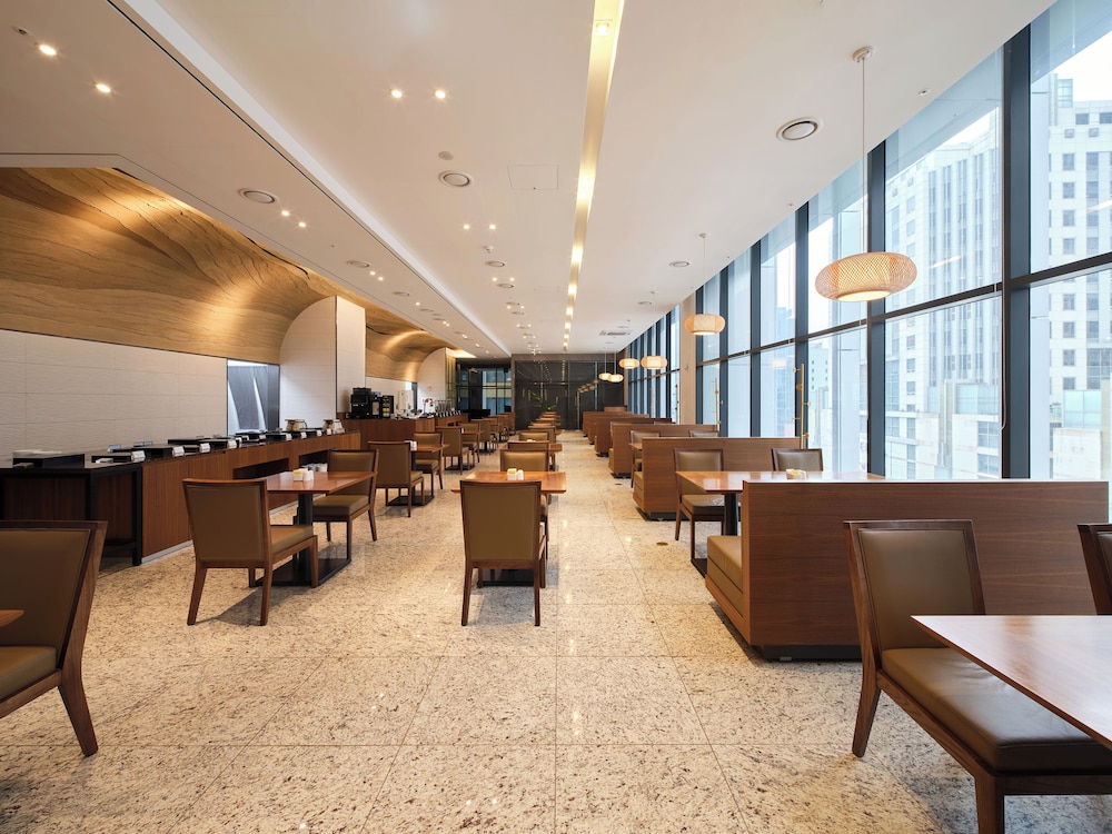 Stanford Hotel Myeongdong 30/50
