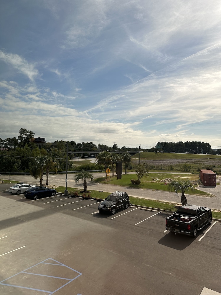 La Quinta Inn by Wyndham Columbia NE / Fort Jackson, SC 34/55