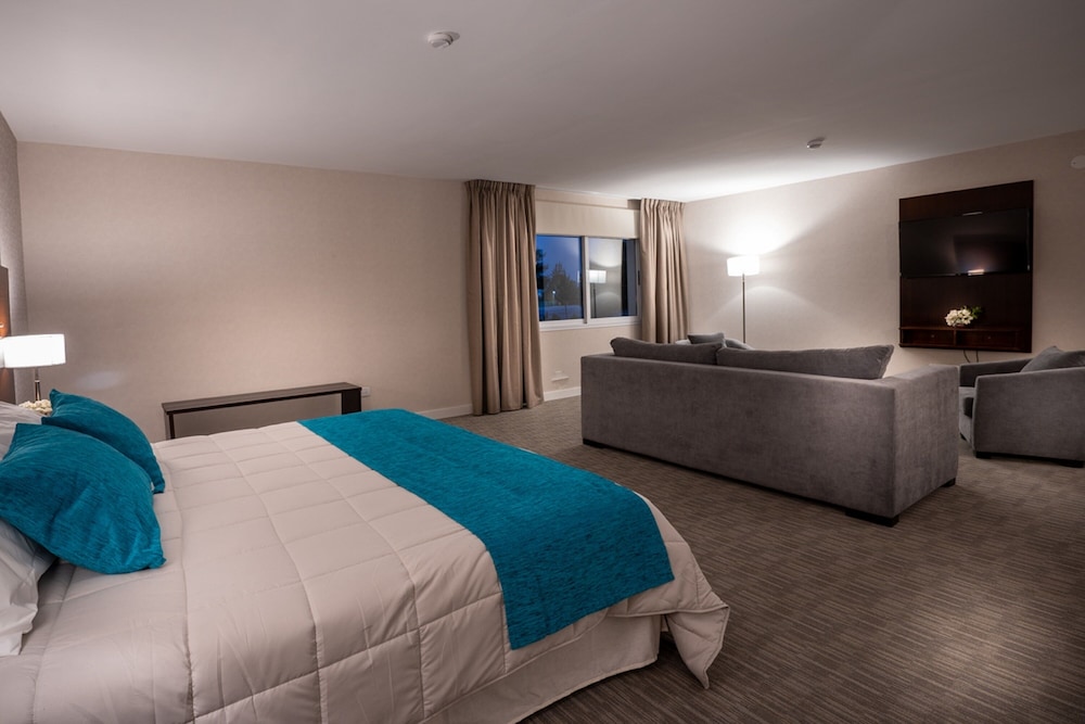 Howard Johnson By Wyndham La Plata 13/28