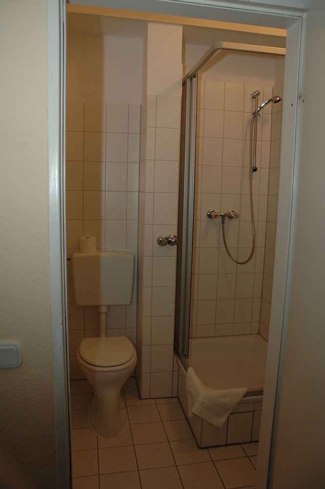 ALPER AM POTSDAMER PLATZ HOTEL 30/31