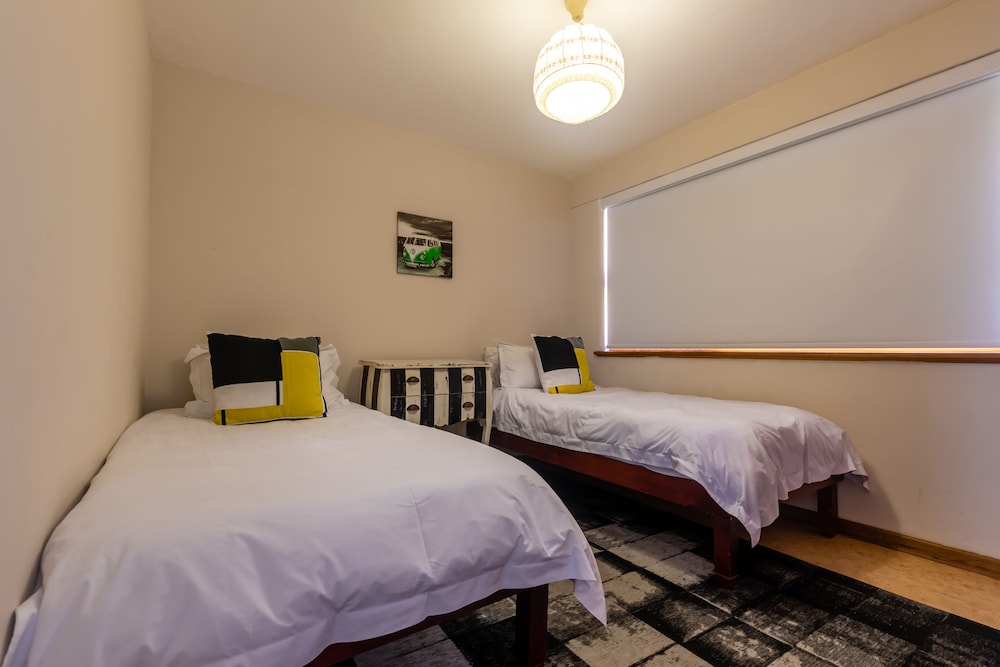Dutton's Cove Guesthouse 8/50