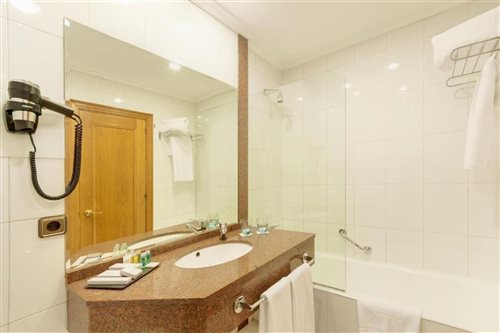 Room, Double or Twin Bed