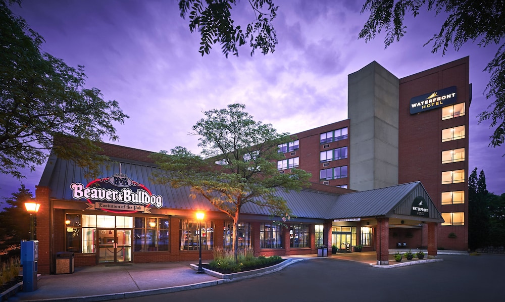 Waterfront Hotel Downtown Burlington 2/42