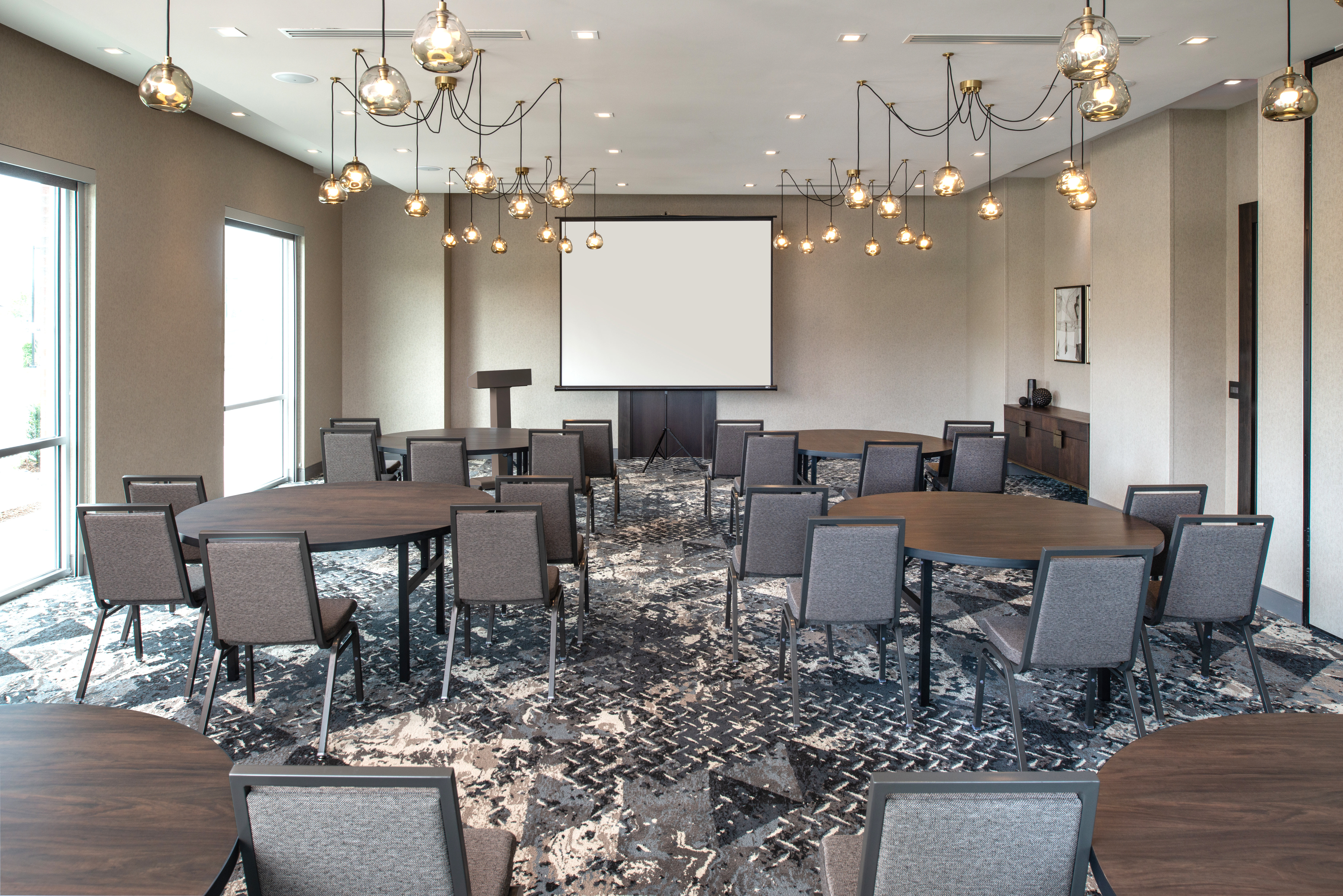 HOLIDAY INN BOSTON LOGAN AIRPORT - CHELSEA 46/64