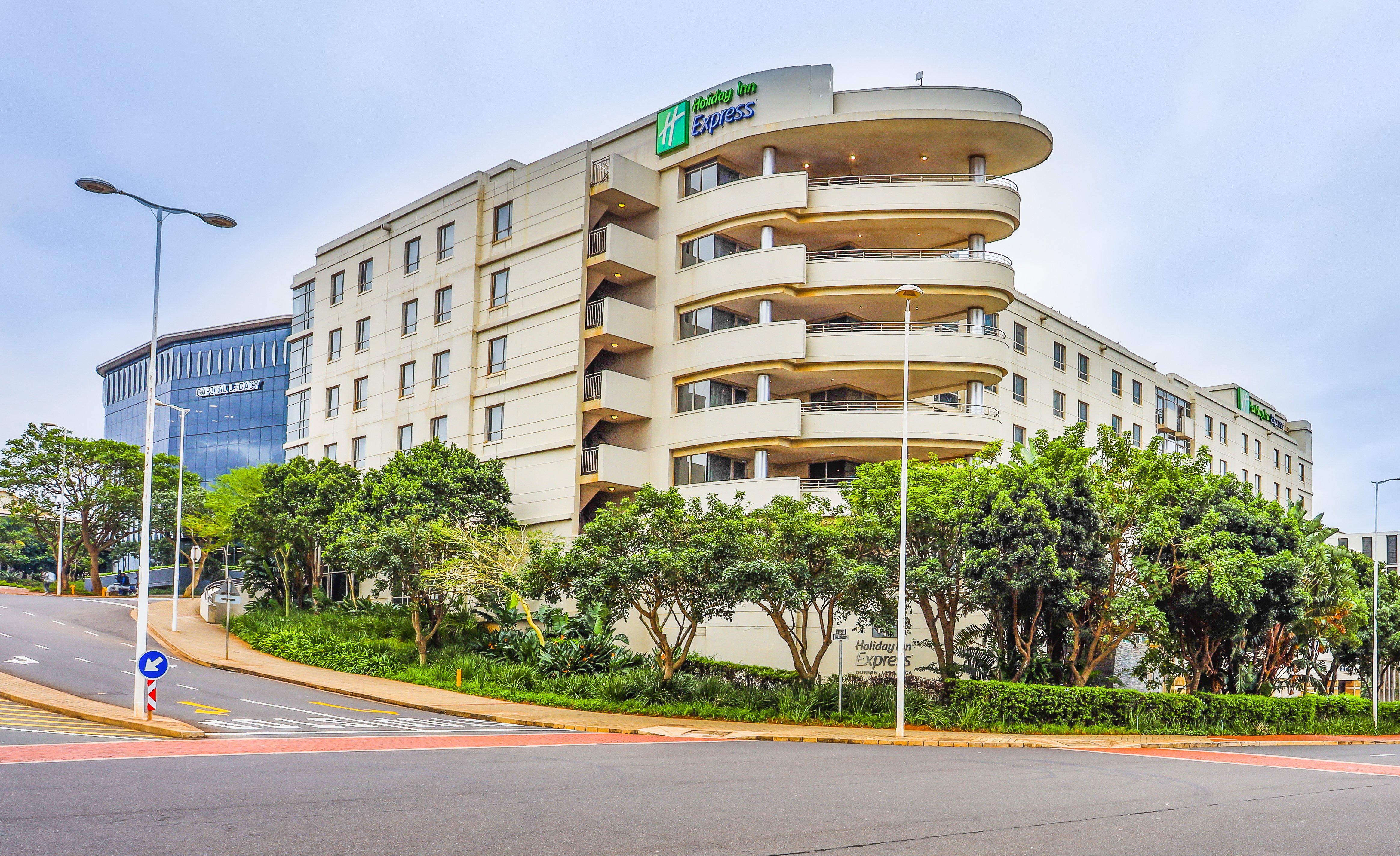 HOLIDAY INN EXPRESS DURBAN - UMHLANGA 74/83