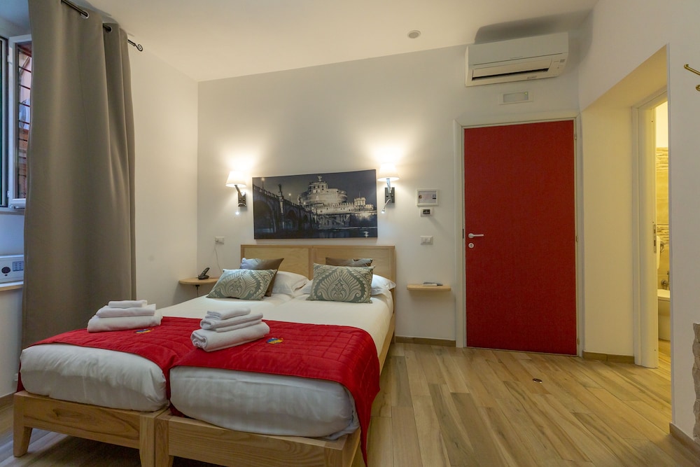 Flatinrome Deluxe Rooms 21/50