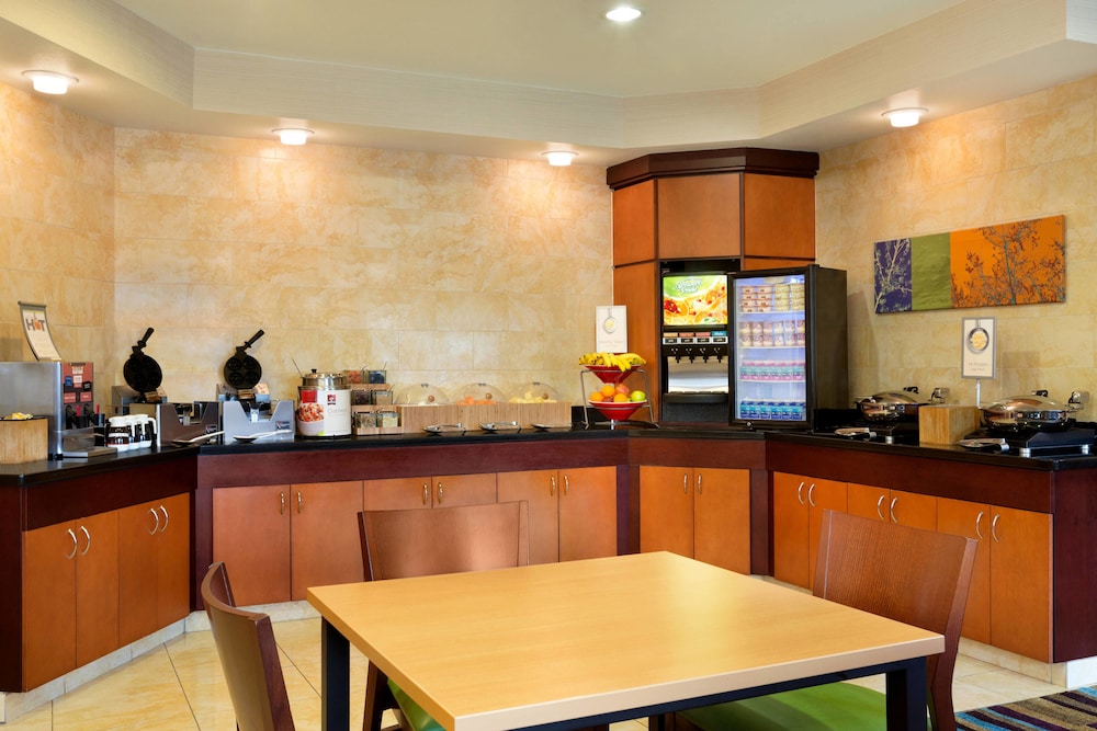 Fairfield Inn And Suites Dallas Mesquite 6/31