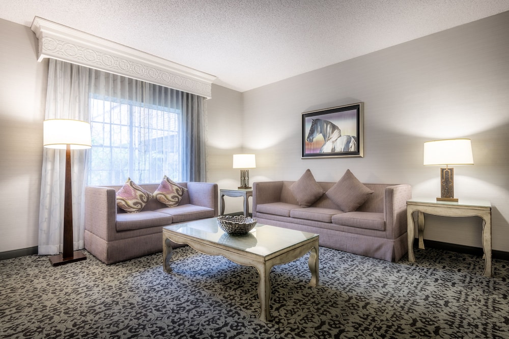 Anaheim Majestic Garden Hotel 35/73