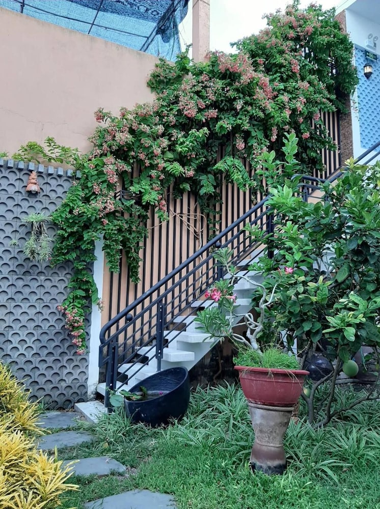 Green Grapefruit Villa 45/49