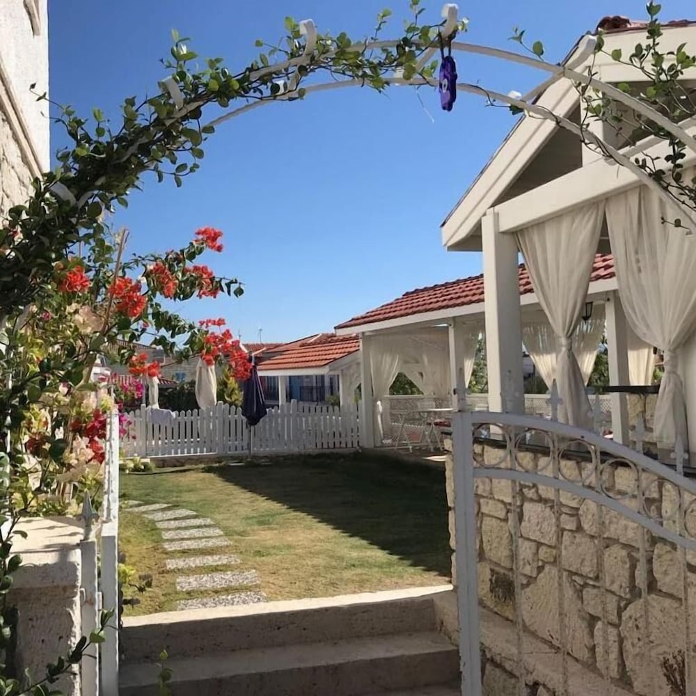 Alacati Alaris Otel 32/39
