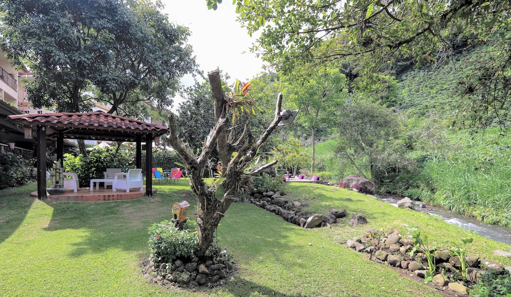 Valle Del Rio S A Hotel 64/68